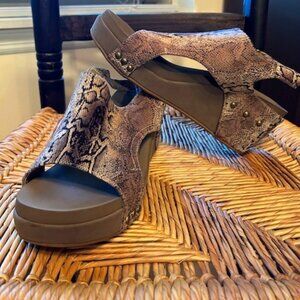 Boutique Corkys Wedge Womens 9 Studded Snake Print Peep Toe Comfort Cabot